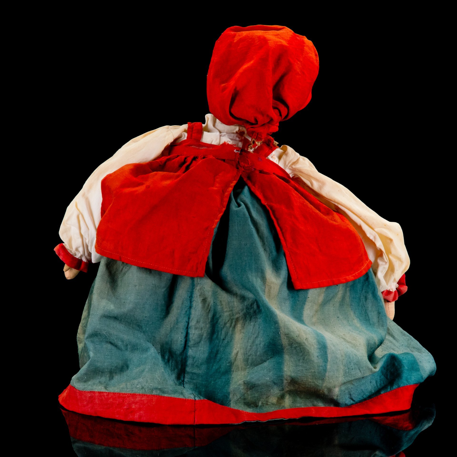 Кукла-грелка на чайник (самовар) "Купчиха", Московский завод игрушек "Кругозор"