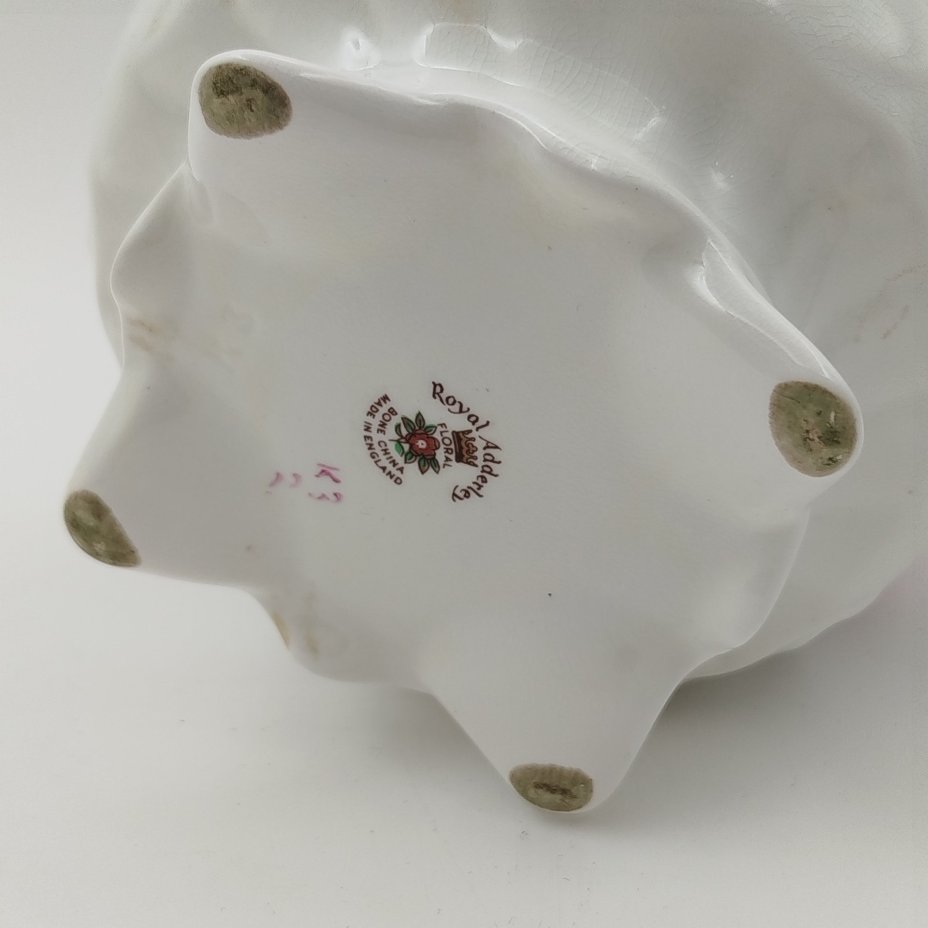 Статуэтка "Роскошный букет в вазе", Royal Adderleys