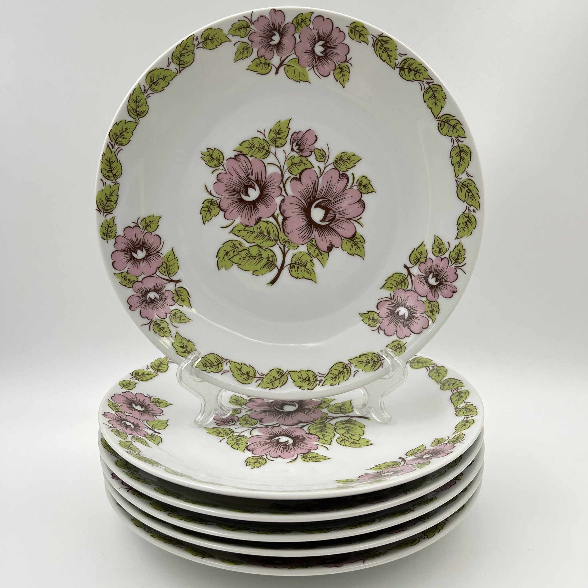 Набор из шести обеденных тарелок с цветочным декором в розово-зеленой гамме, фарфор, печать, Epiag Royal Czechoslovakia, Чехословакия, 1970-1990 гг.