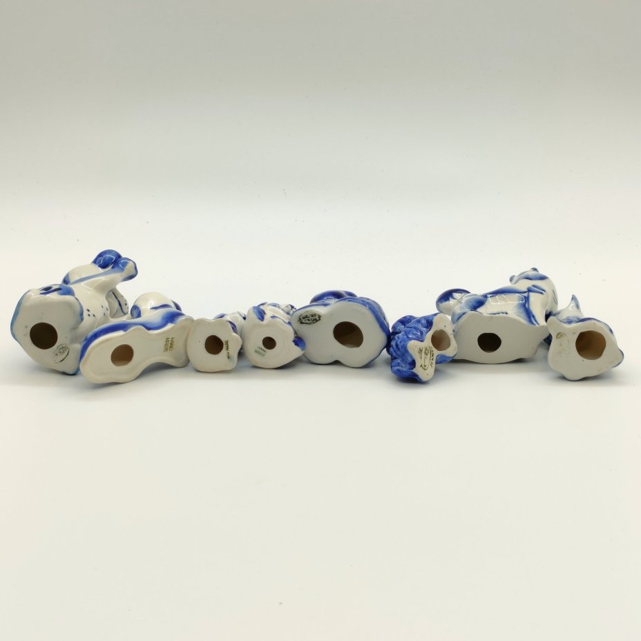 Набор из восьми статуэток "Собаки", Гжель