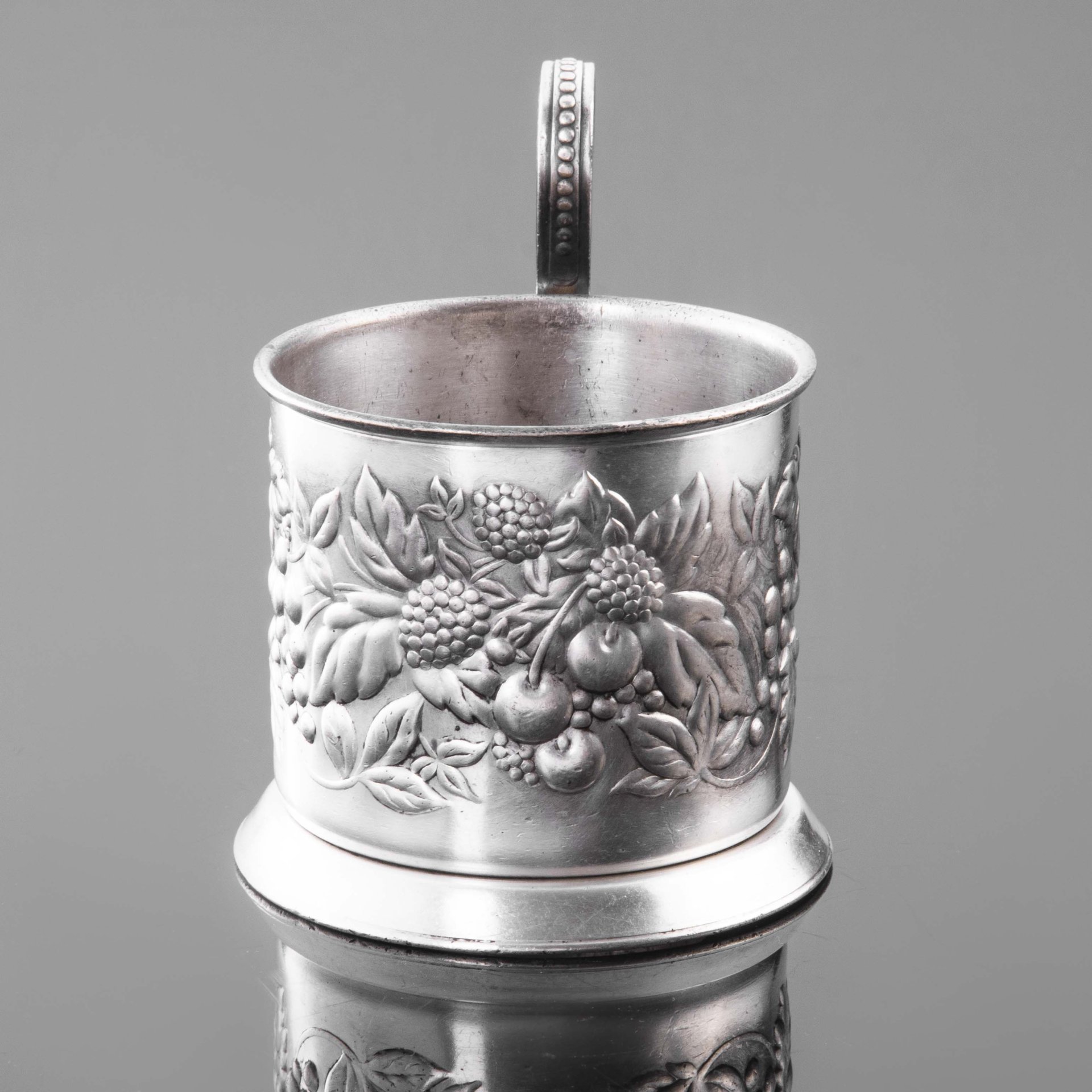 Подстаканник "Ягоды", Мстерская художественная фабрика  «Ювелир»