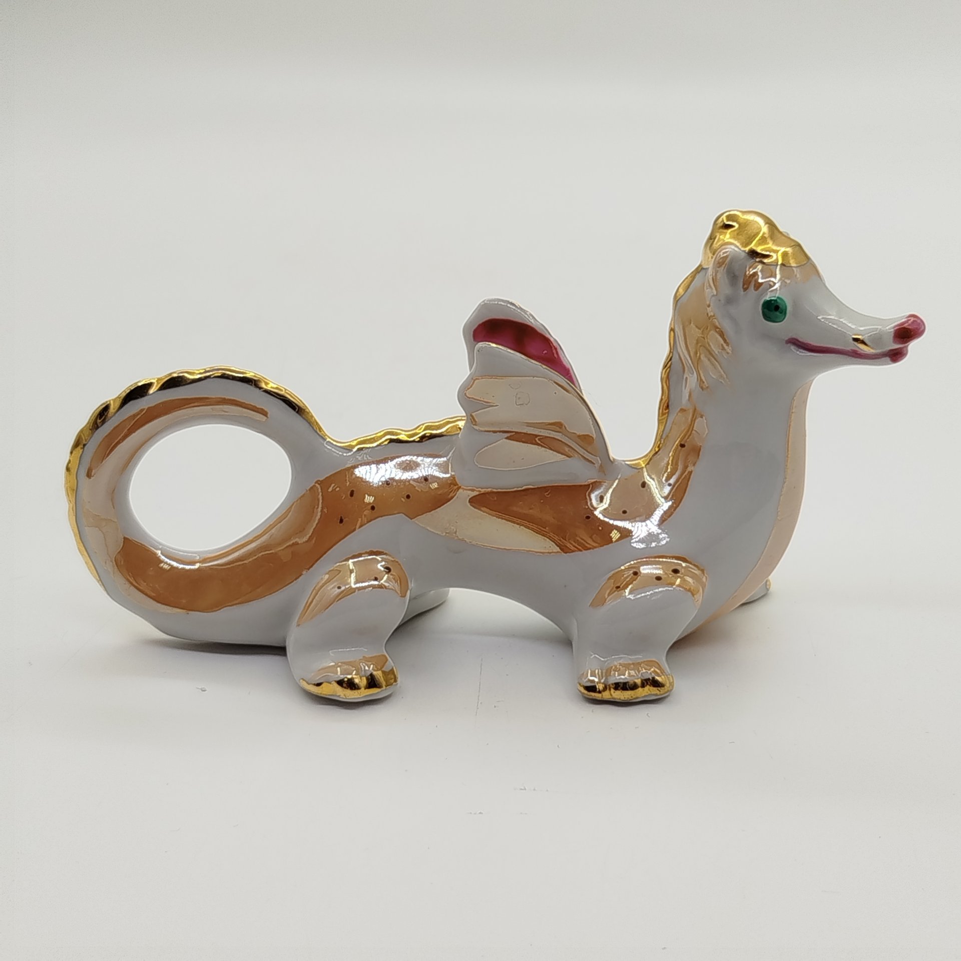 Статуэтка "Дракон" из серии "Восточный календарь", автор А. Д. Бржезицкая