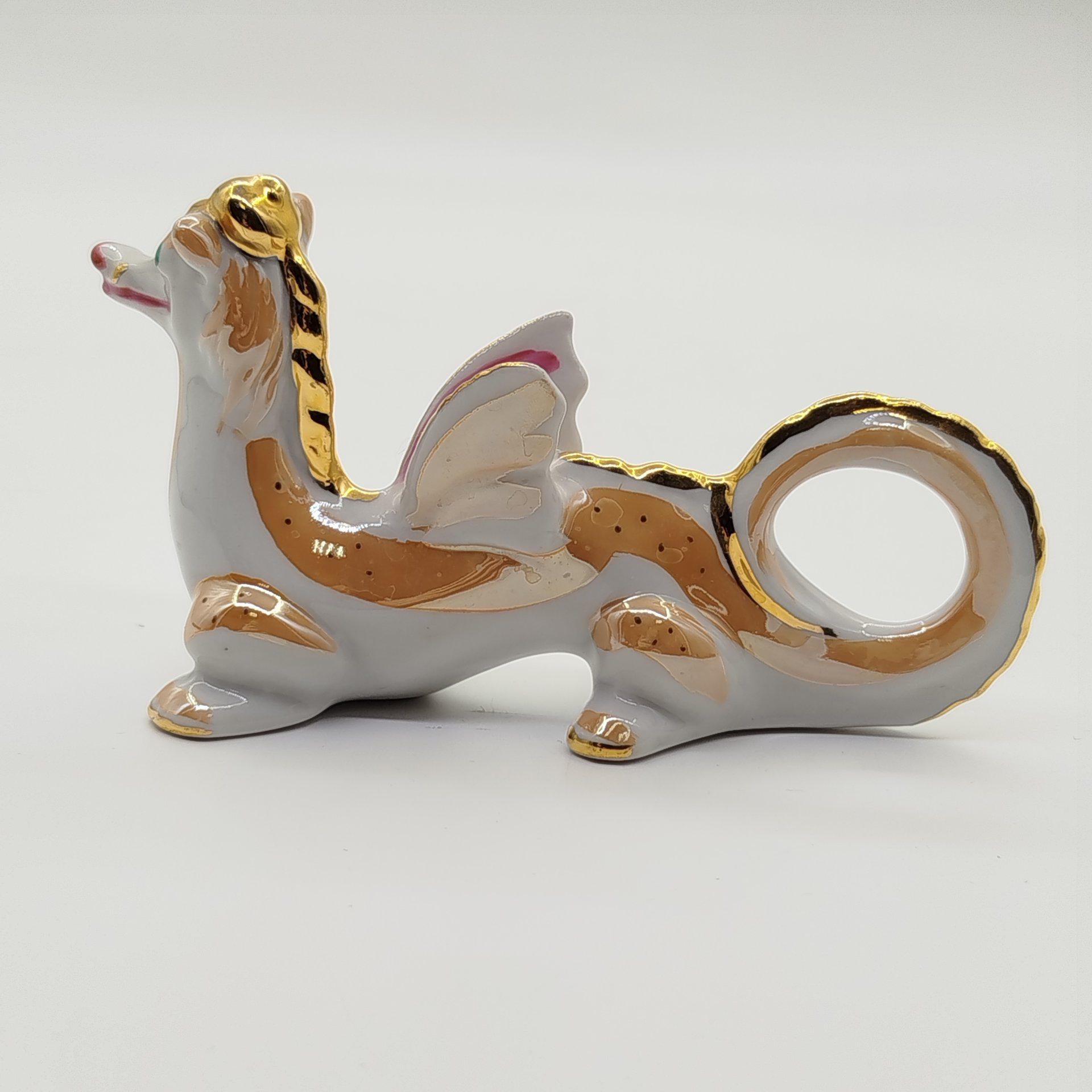 Статуэтка "Дракон" из серии "Восточный календарь", автор А. Д. Бржезицкая