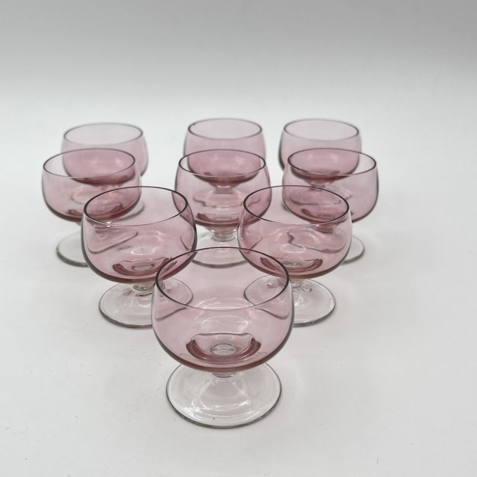 Набор из девяти рюмок нежно-розового оттенка, стекло, СССР, 1960-1990 гг.