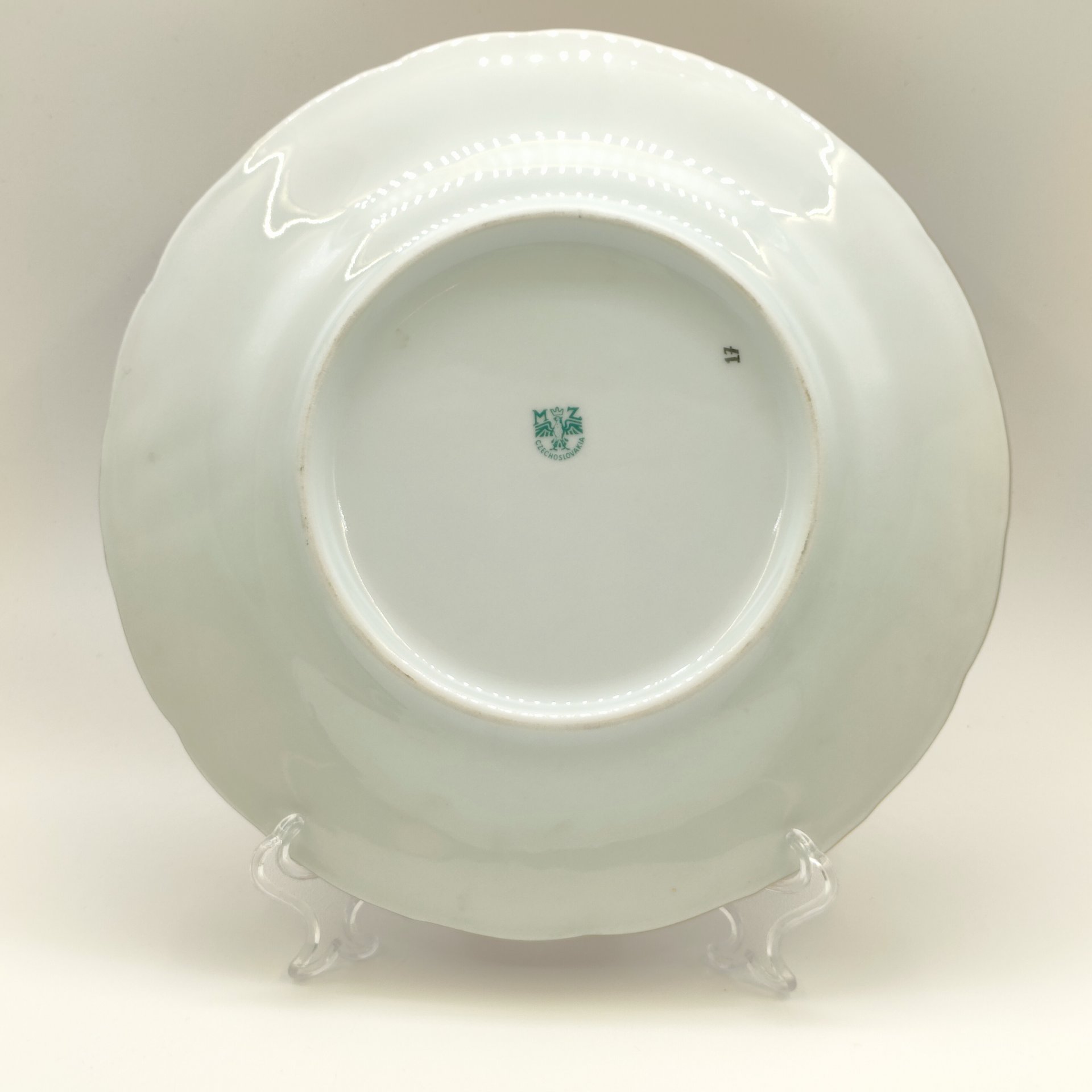 Тарелка обеденная "Мадонна", фарфор, крытье, деколь, золочение, Moritz Zdekauer (MZ), Чехословакия, 1960-1980 гг.