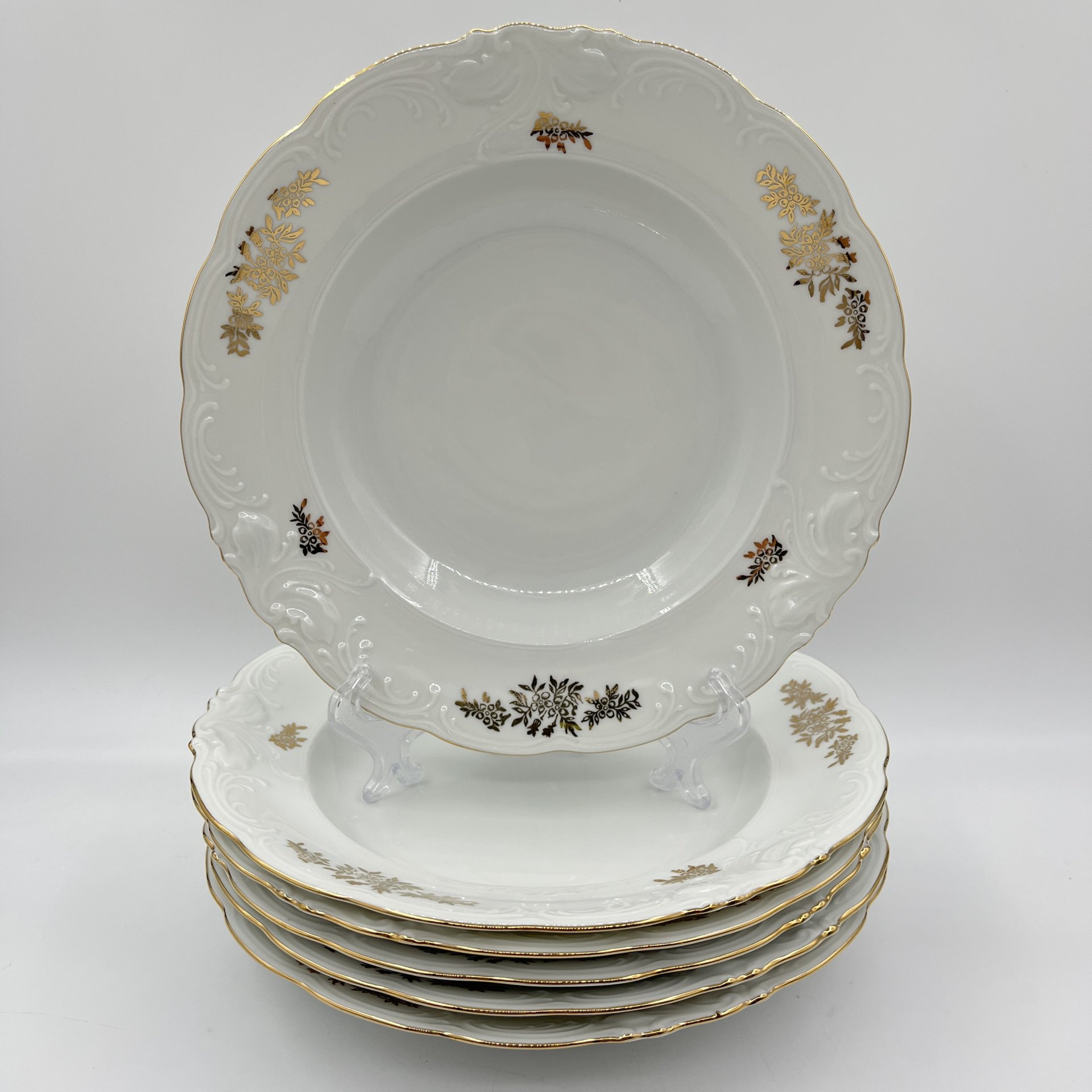 Набор суповых (глубоких) тарелок с цветочным и рельефным декором на 6 персон, Walbrzych
