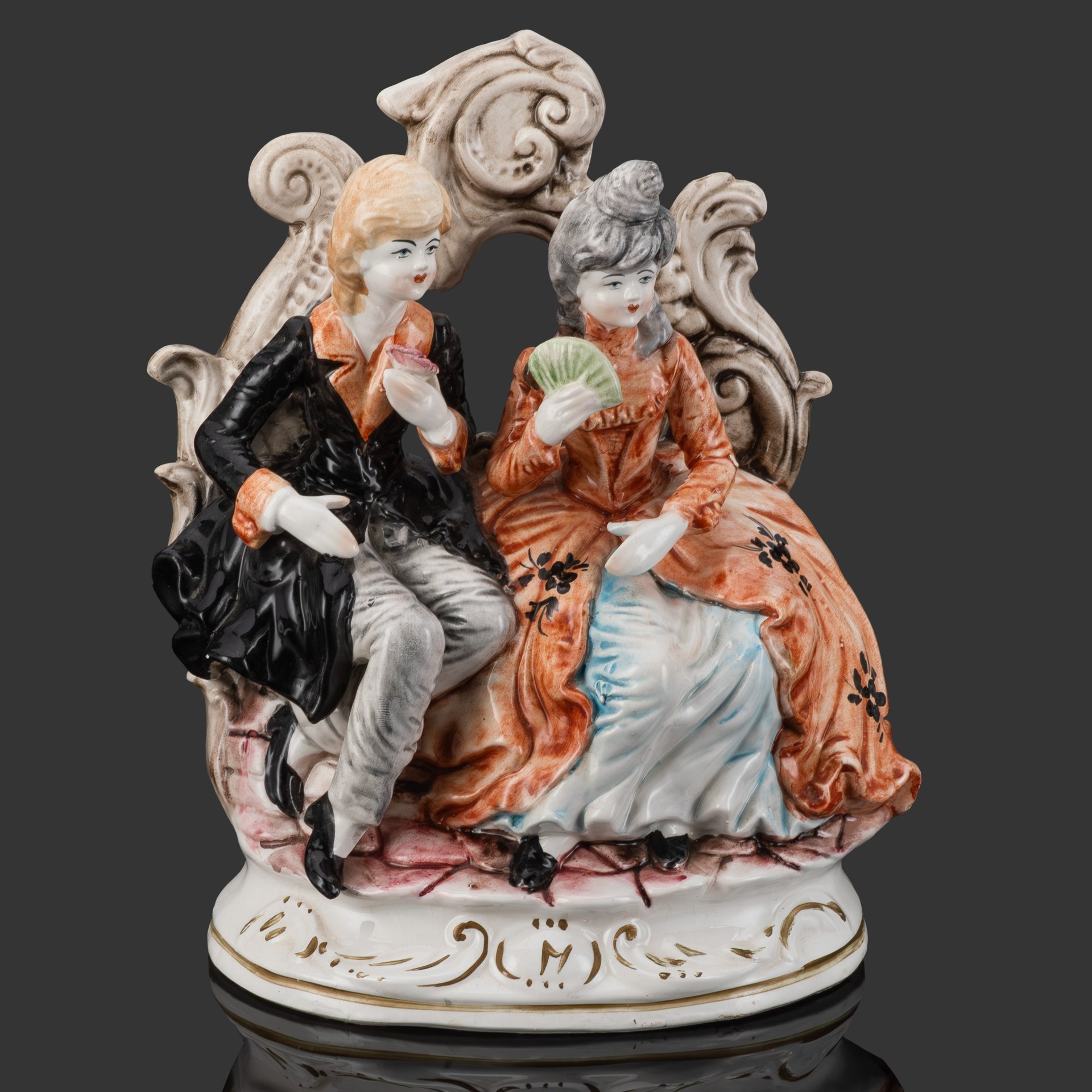 Статуэтка "Пара на диване", фаянс, роспись, Италия, 1980-2000 гг.