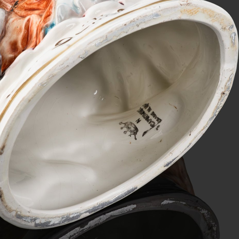 Статуэтка "Пара на диване"