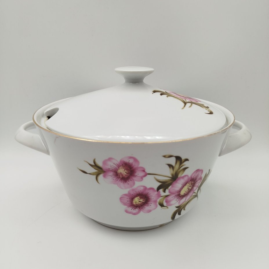 Супница с цветочным декором