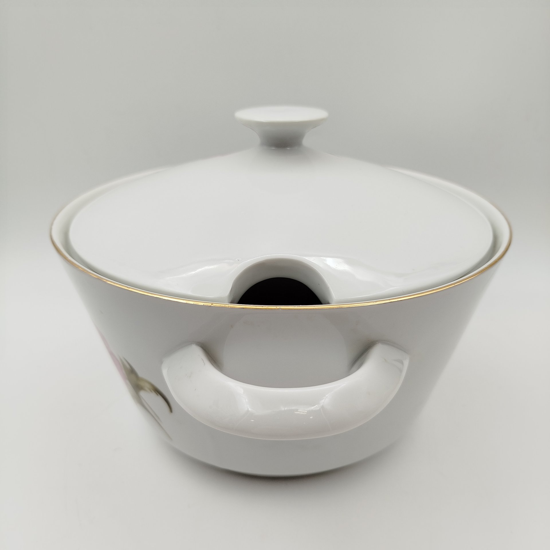 Супница с цветочным декором