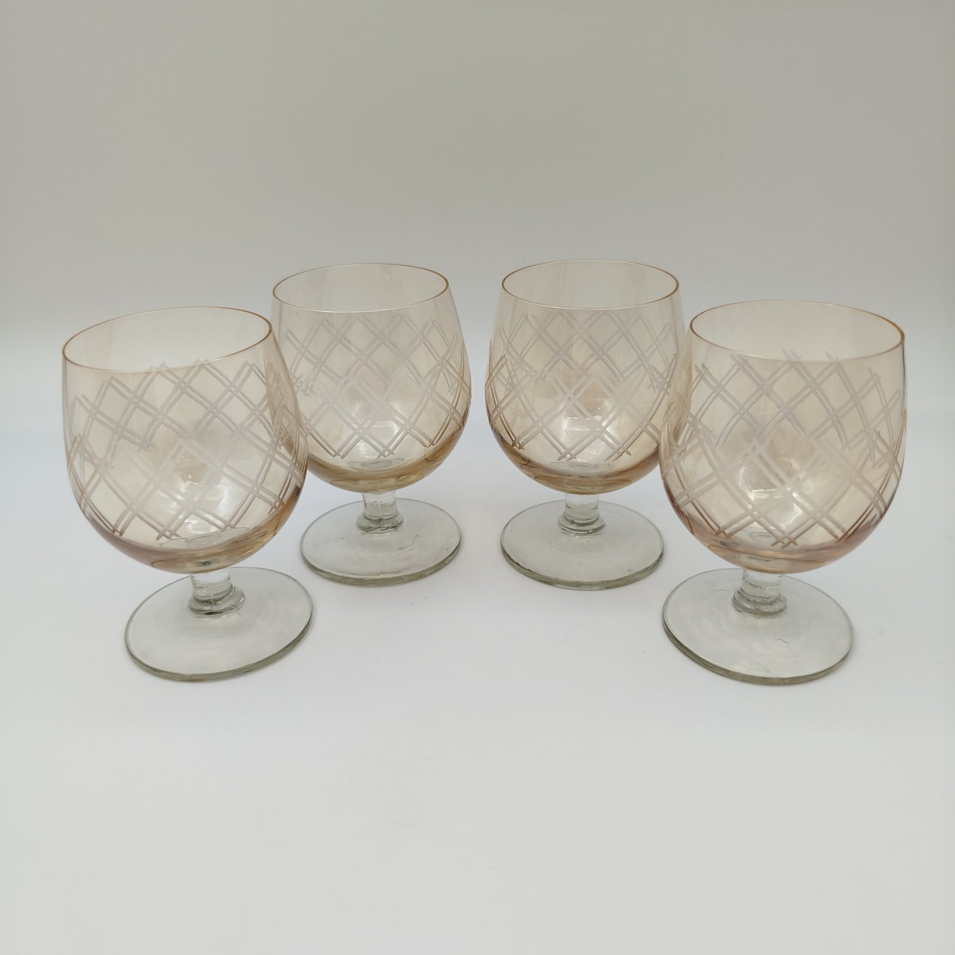 Набор рюмок (бокалов) с резным декором на 4 персоны, хрусталь, алмазная грань, СССР, 1970-1990 гг.