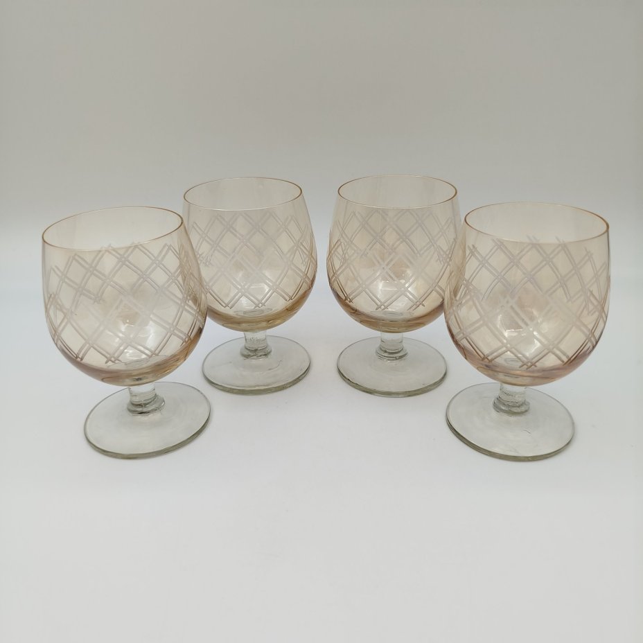 Набор рюмок (бокалов) с резным декором на 4 персоны, хрусталь, алмазная грань, СССР, 1970-1990 гг.