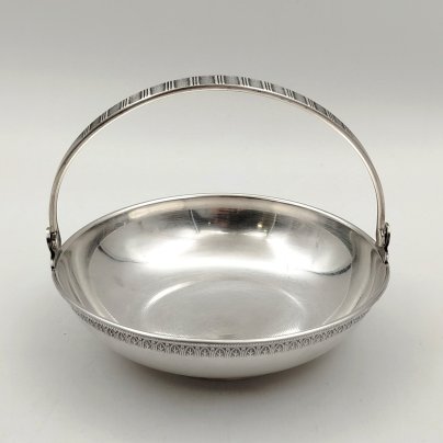 Орешница круглой формы с ручкой, мельхиор (медь-никель), Московский завод ювелирных и металлических изделий (МЮЗ), СССР, 1970-1980 гг., Московский завод ювелирных и металлических изделий (МЮЗ)