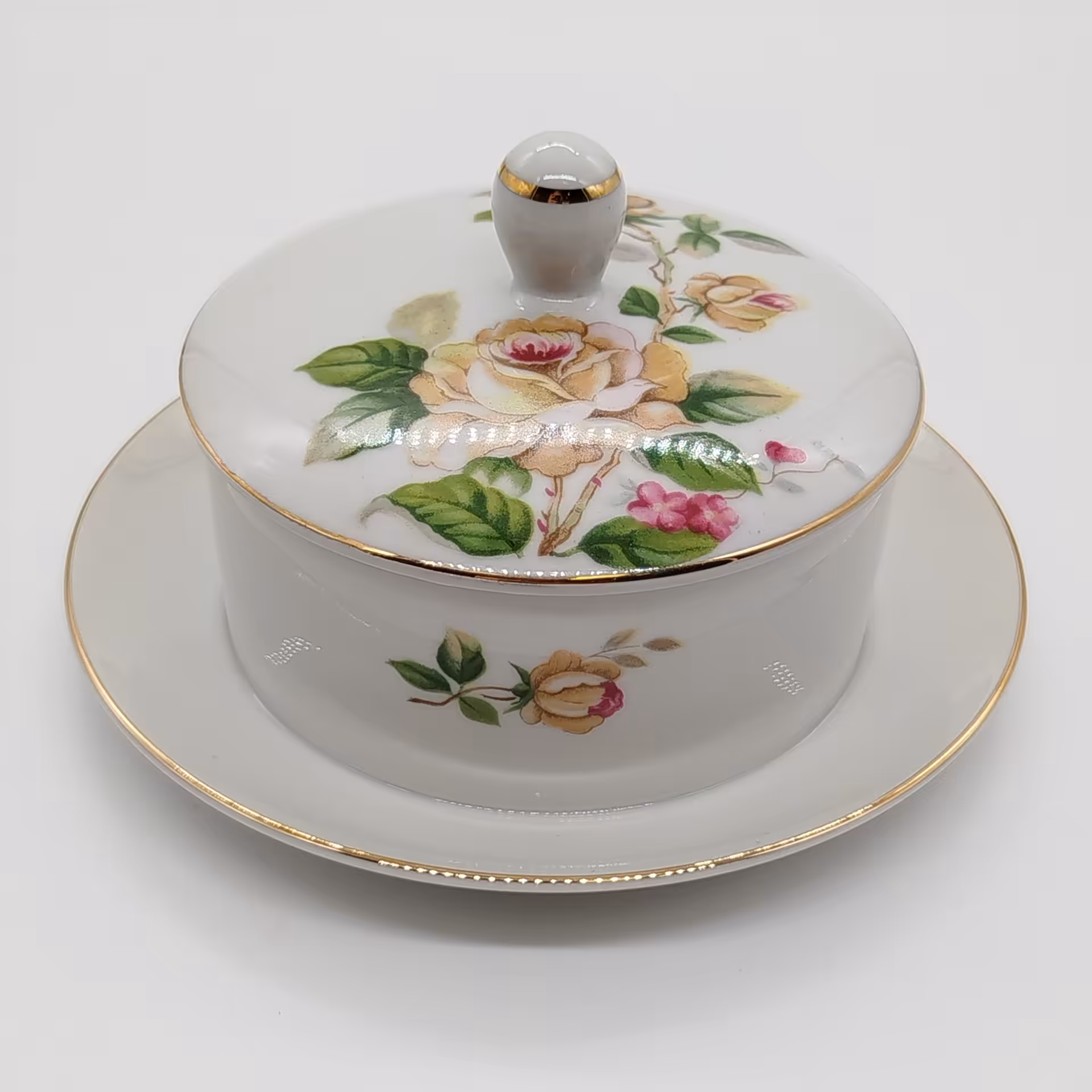 Маслёнка, украшенная цветочным декором, Chori Murakami