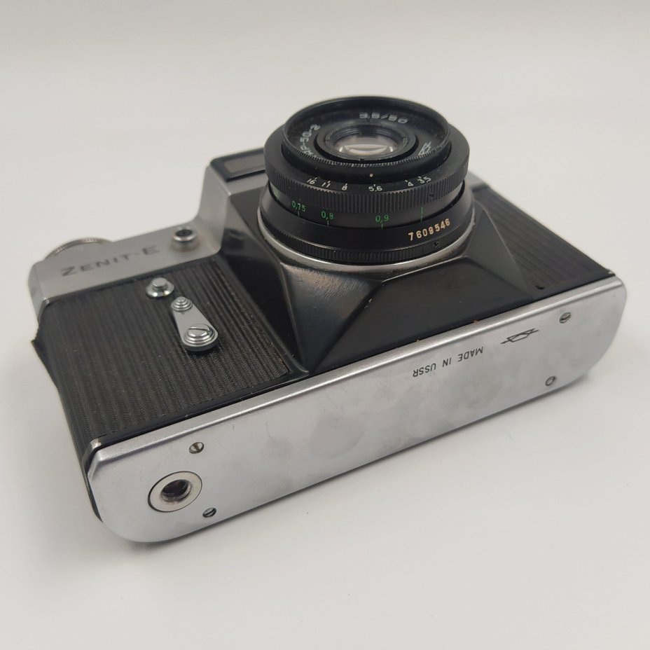 Фотоаппарат "Зенит-Е"  с объективом "Индустар-50-2"в оригинальном кофре, металл, стекло, пластик, кожа, Красногорский механический завод (КМЗ), СССР, 1976 г.