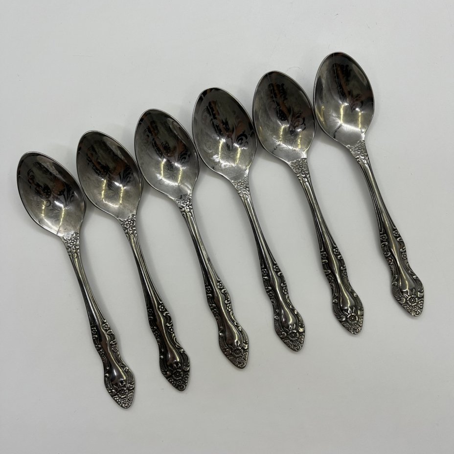 Набор из 6-ти чайных ложек, украшенных растительным декором, нержавеющая сталь, Павловский завод художественных металлоизделий им. С.М. Кирова, СССР, 1970-1990 гг.