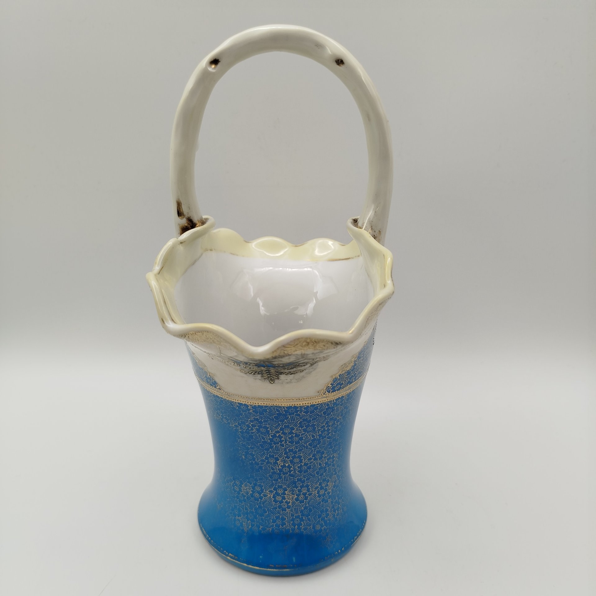 Ваза в форме корзинки, украшенная экзотическим цветочным декором, Noritake