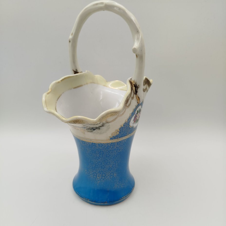 Ваза в форме корзинки, украшенная экзотическим цветочным декором, Noritake