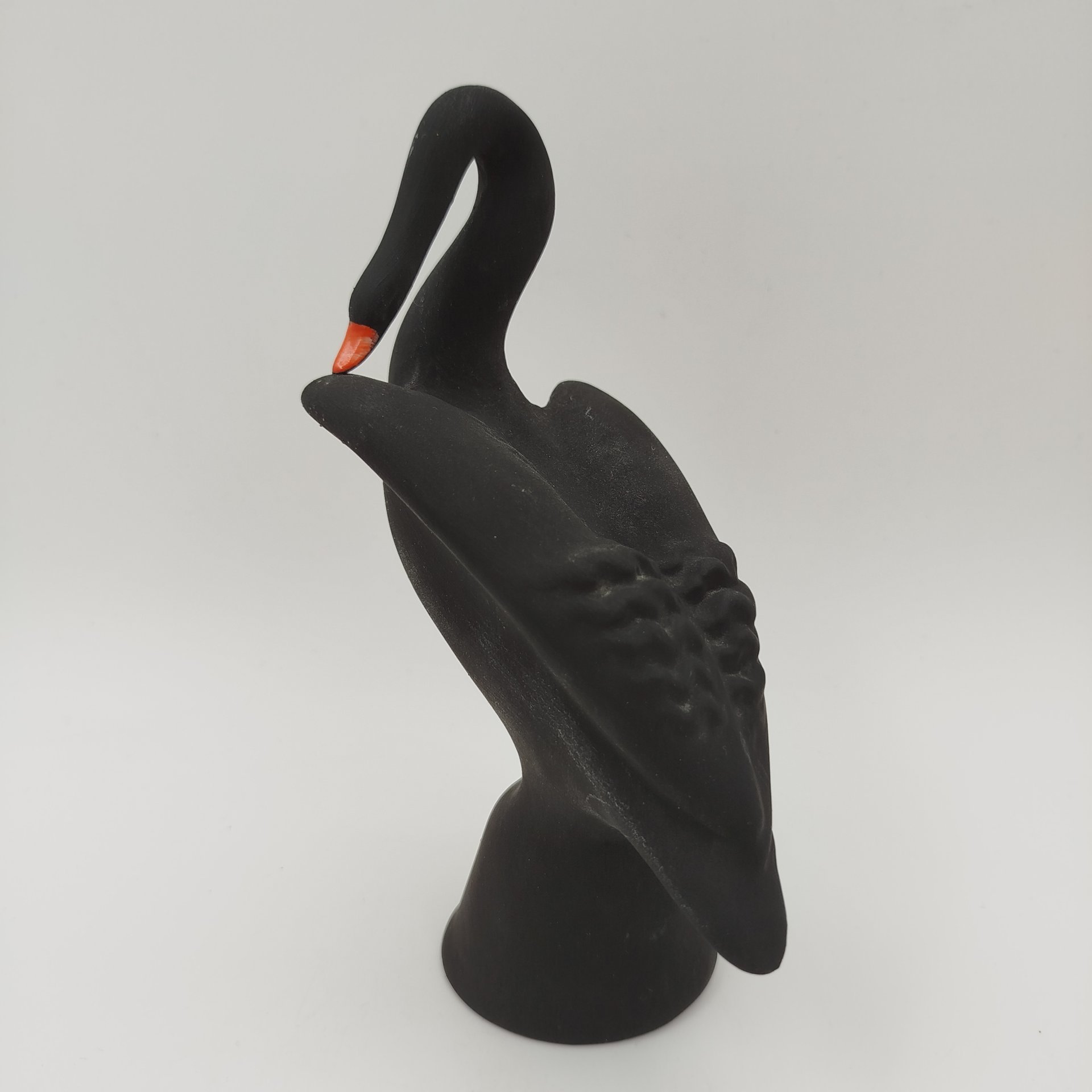 Статуэтка "Черный лебедь", бисквит, крытье, Дулевский фарфоровый завод (Дулёво), СССР, 1970-1990 гг.