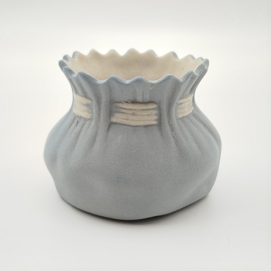 Ваза миниатюрная в виде мешочка с белым бантом