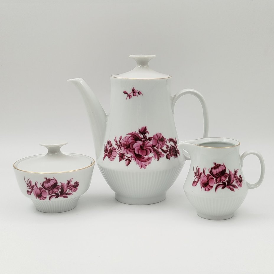 Сервиз кофейный  с цветочным декором в пурпурной гамме на 6 персон (15 предметов), фарфор, деколь, золочение, Colditz (Кольдиц), ГДР, 1960-1990 гг.