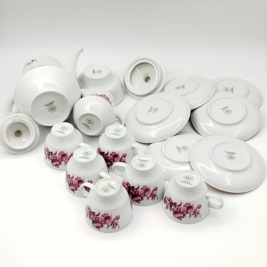 Сервиз кофейный  с цветочным декором в пурпурной гамме на 6 персон (15 предметов), фарфор, деколь, золочение, Colditz (Кольдиц), ГДР, 1960-1990 гг.