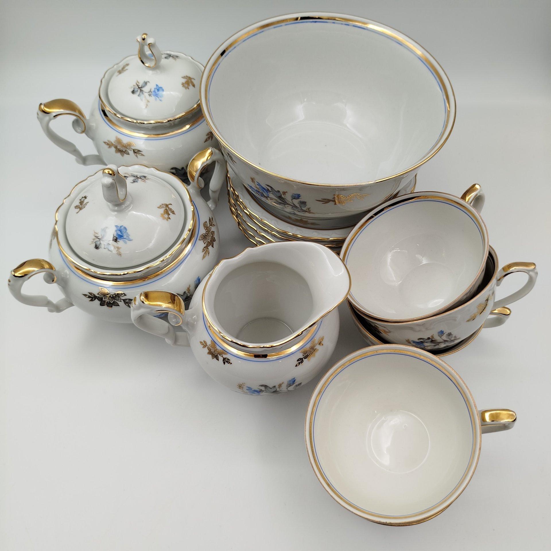Сервиз чайный с декором в виде синих цветов на 5 персон (14 предметов), фарфор, деколь, золочение, Kahla, Германия, 1937-1952 гг.