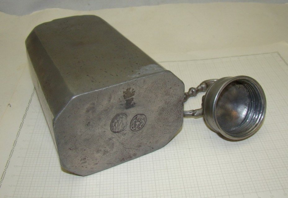 Фляжка
