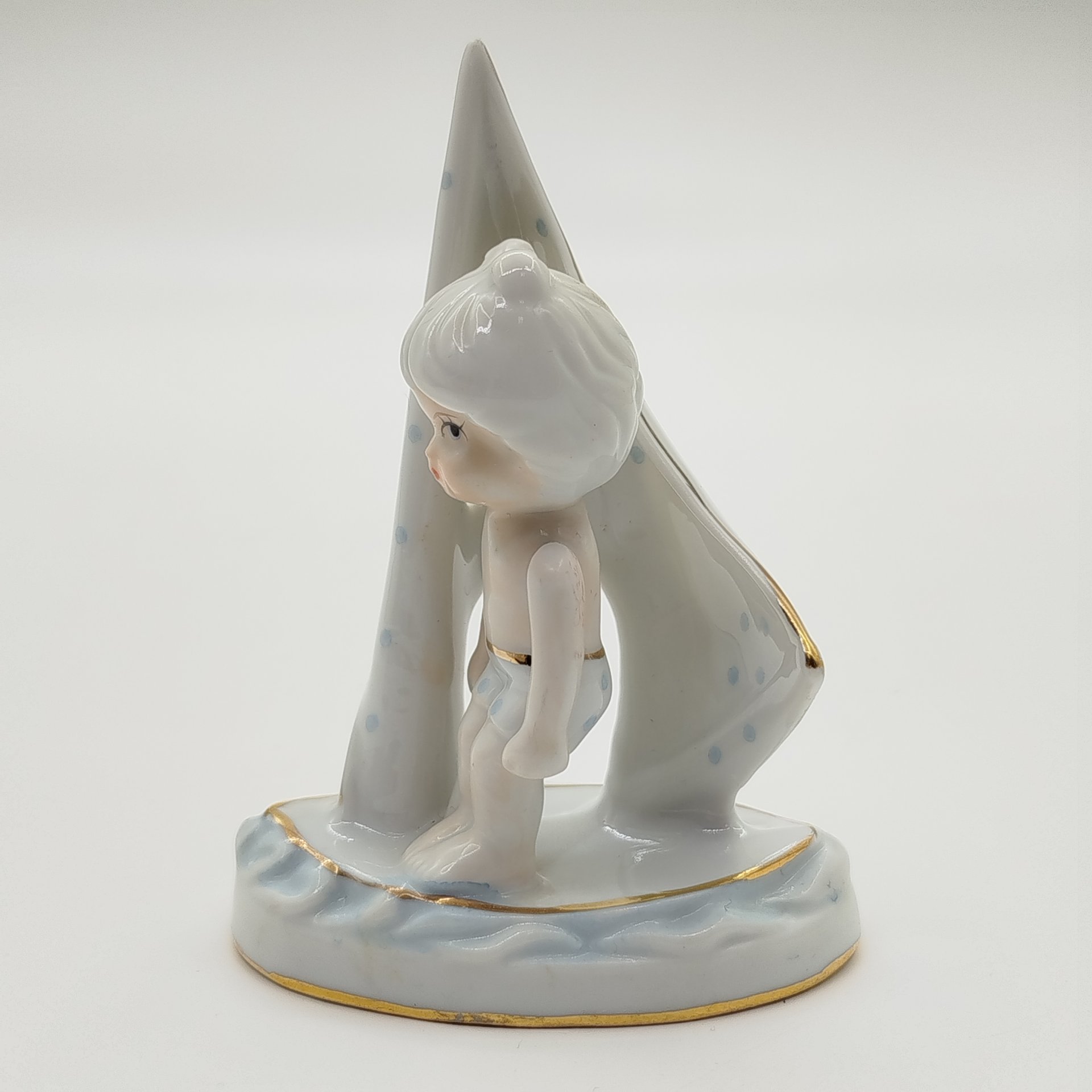 Статуэтка "Малыш-сёрфингист"