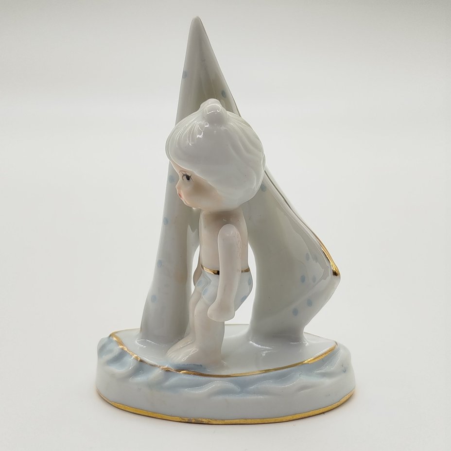 Статуэтка "Малыш-сёрфингист"