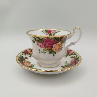 Чайная пара "Old Country Roses" ("Старые деревенские розы"), фарфор, деколь, золочение, Royal Albert, Великобритания, 1960-1980 гг., Royal Albert