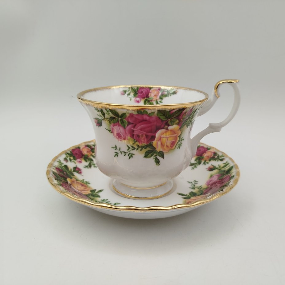 Чайная пара "Old Country Roses" ("Старые деревенские розы"), фарфор, деколь, золочение, Royal Albert, Великобритания, 1960-1980 гг., Royal Albert