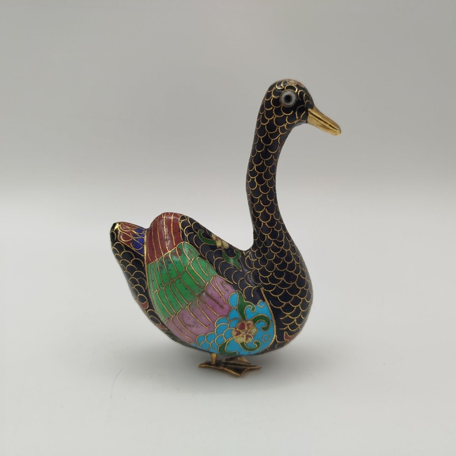 Статуэтка "Лебедь", выполненная в технике клуазоне, латунь, эмали, Китай, 1970-2000 гг.