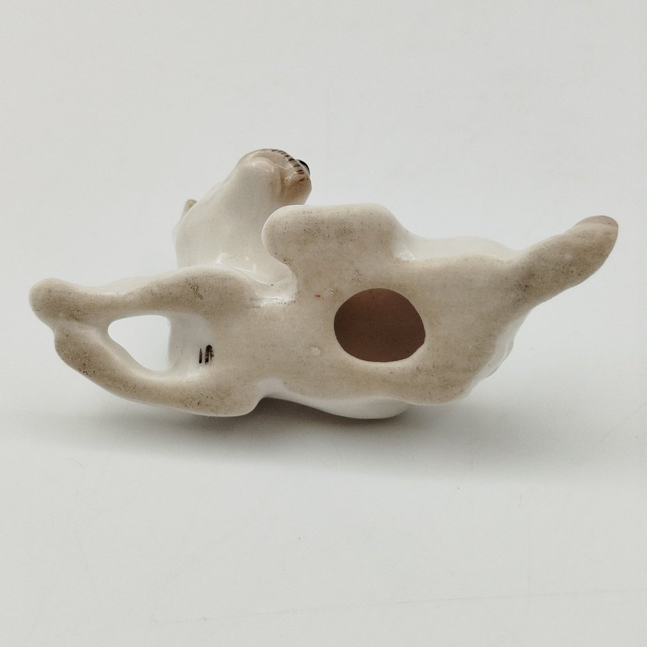 Статуэтка миниатюрная "Дворняжка", скульптор Н.Е. Муратов, фарфор, Ленинградский фарфоровый завод (ЛФЗ), СССР, 1970-1980 гг.