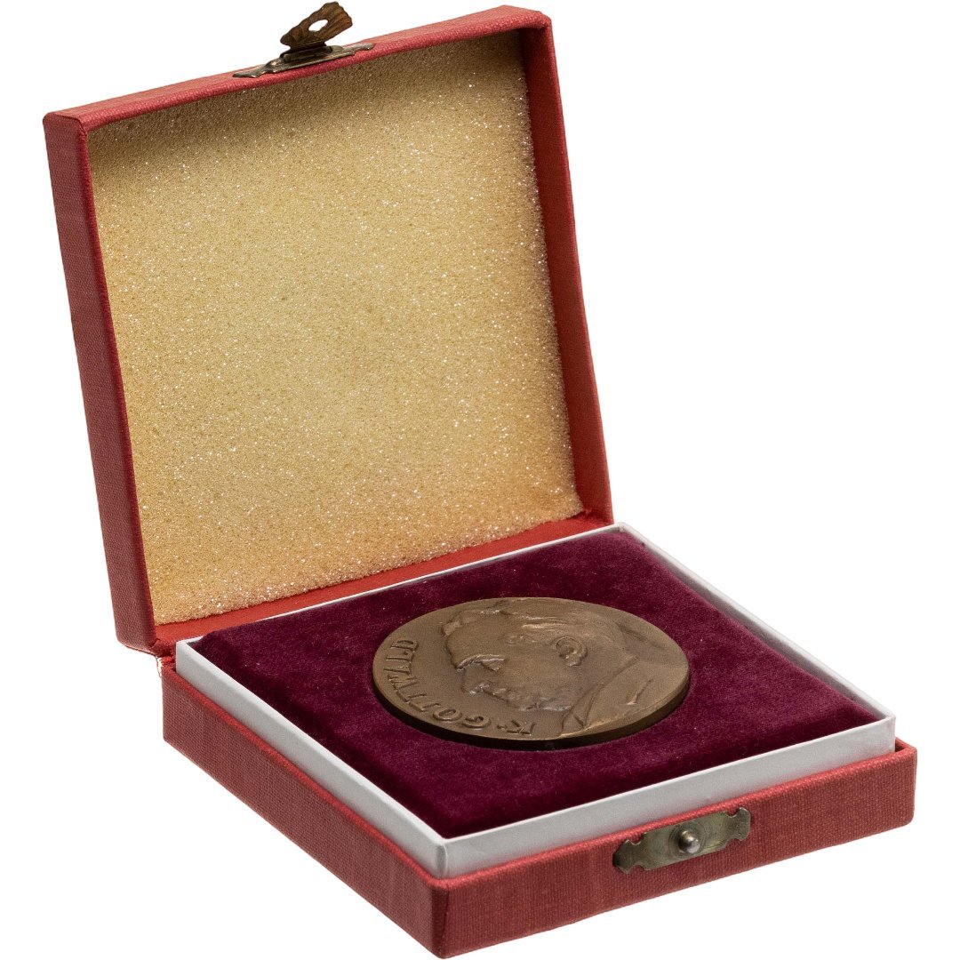 Памятная настольная медаль в честь Клемента Готвальда в оригинальном футляре, томпак