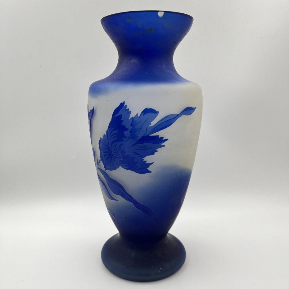 Ваза для цветов "Орхидея" в стиле "Галле", автор Шувалов Е.С., стекло, двухслойное, выдувание, травление, Дятьковский хрустальный завод, СССР, 1960-1980 гг.