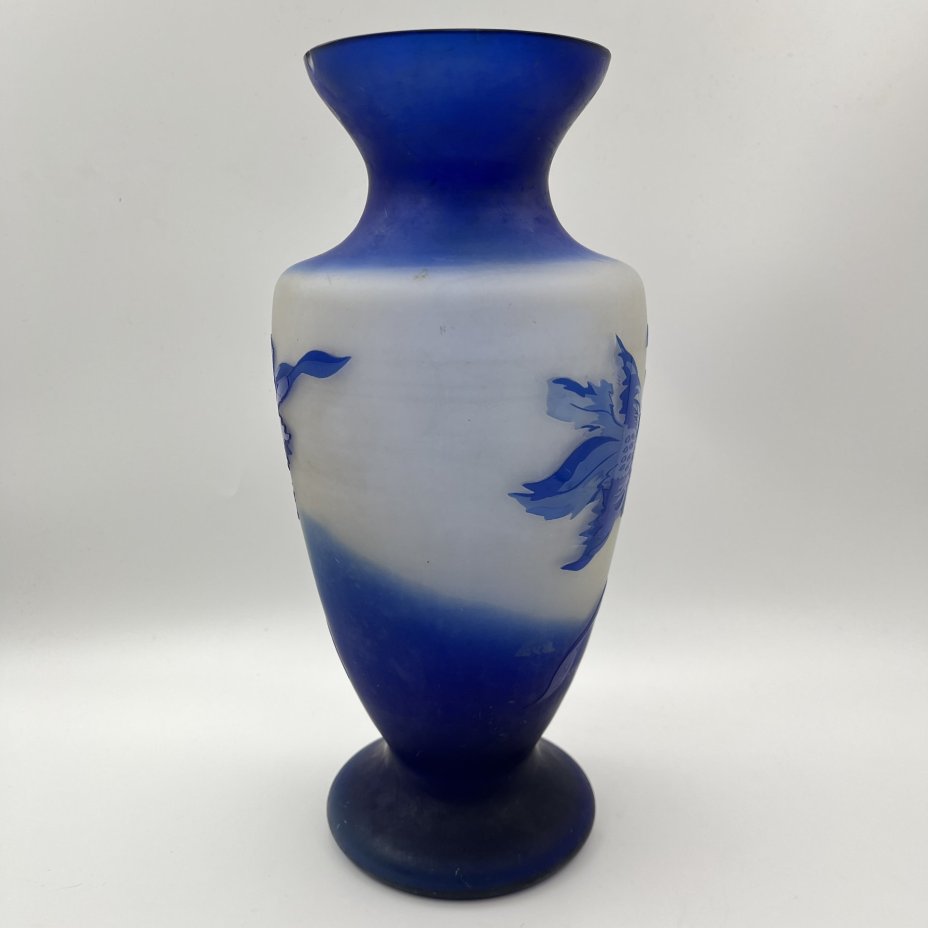 Ваза для цветов "Орхидея" в стиле "Галле", автор Шувалов Е.С., стекло, двухслойное, выдувание, травление, Дятьковский хрустальный завод, СССР, 1960-1980 гг.