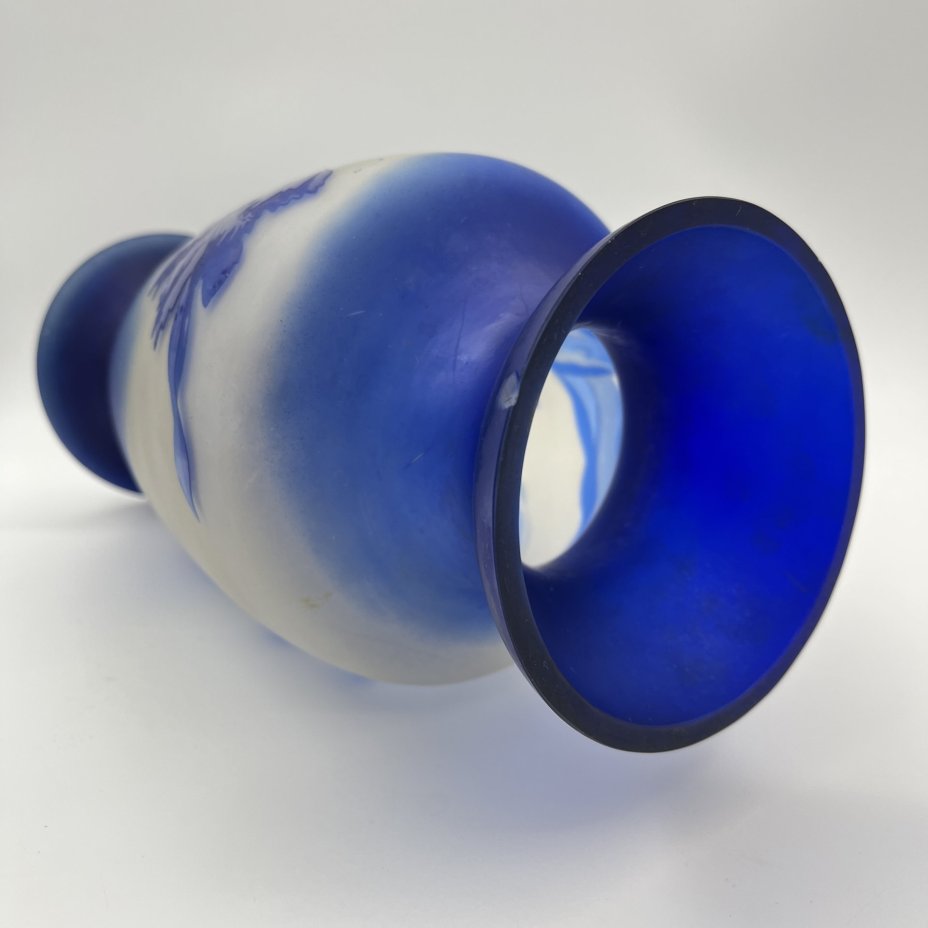 Ваза для цветов "Орхидея" в стиле "Галле", автор Шувалов Е.С., стекло, двухслойное, выдувание, травление, Дятьковский хрустальный завод, СССР, 1960-1980 гг.