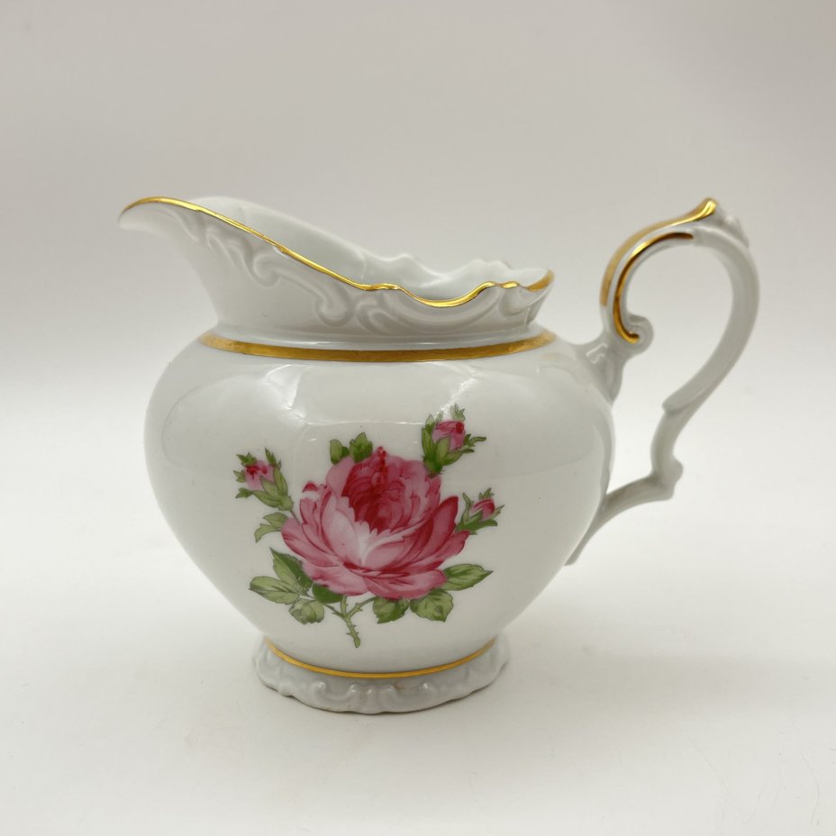 Молочник, украшенный изображением розы, фарфор, деколь, золочение, Kahla, ГДР, 1968-1987 гг.