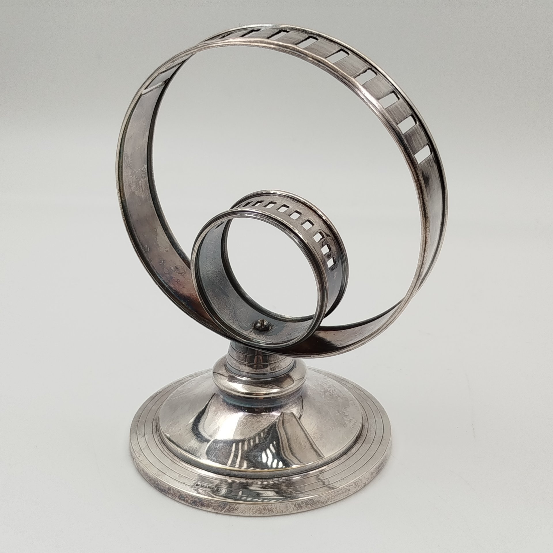 Набор из 8 ножей для фруктов на круглой  подставке