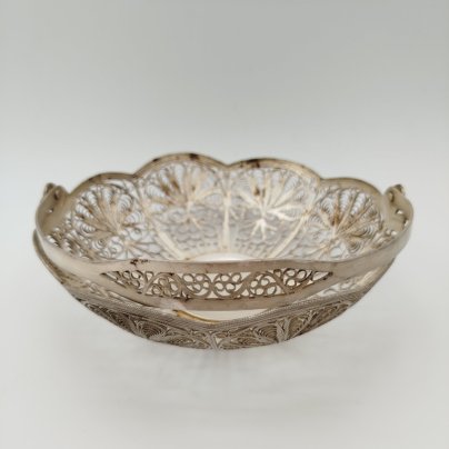 Конфетница, выполненная в технике ажурной скани, мельхиор (медь-никель), скань, Мстерская художественная фабрика  «Ювелир», СССР, 1970-1990 гг.