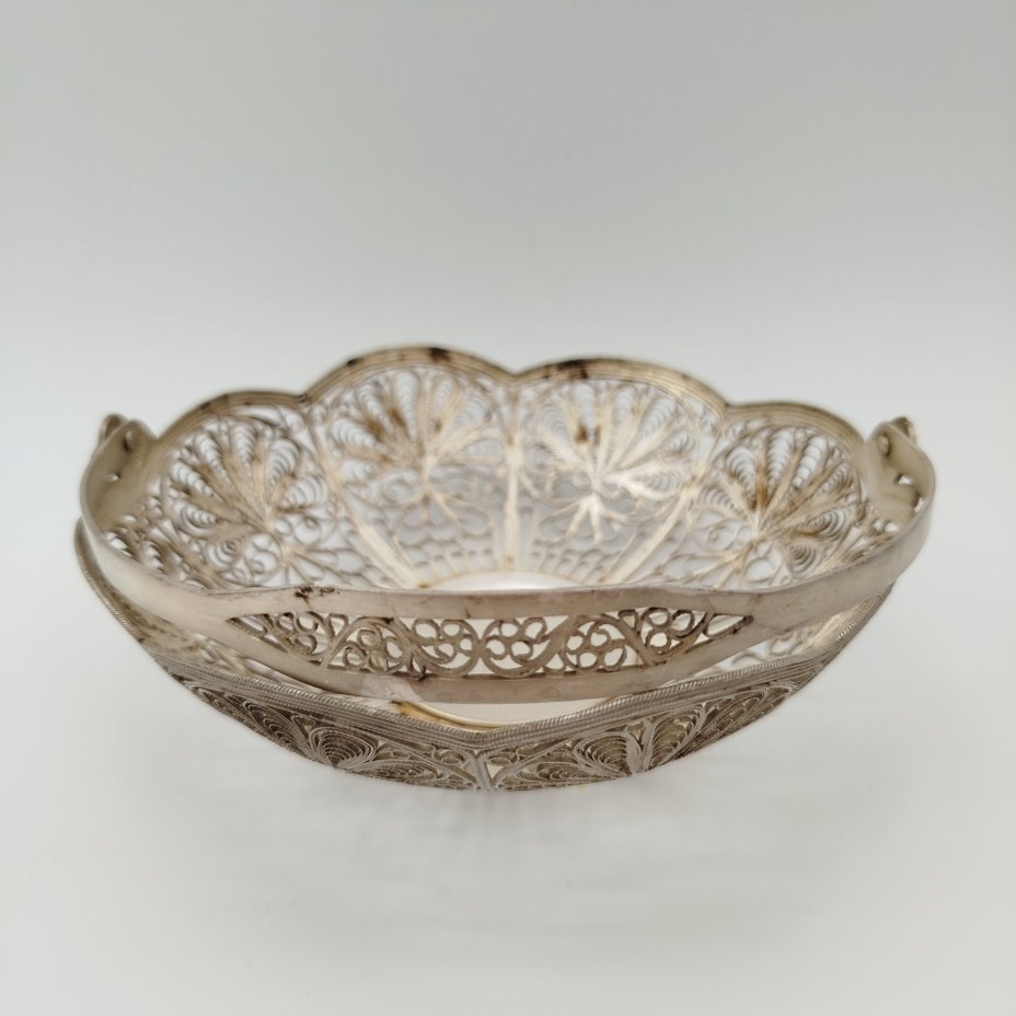 Конфетница, выполненная в технике ажурной скани, мельхиор (медь-никель), скань, Мстерская художественная фабрика  «Ювелир», СССР, 1970-1990 гг.