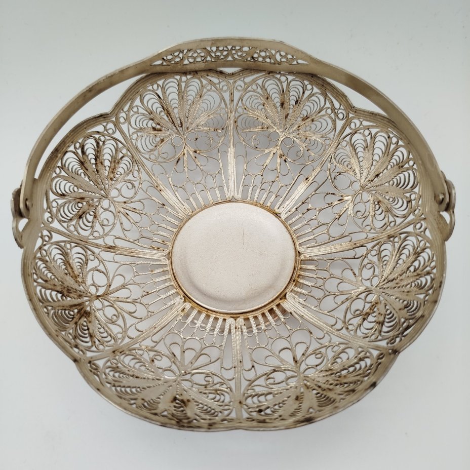 Конфетница, выполненная в технике ажурной скани, мельхиор (медь-никель), скань, Мстерская художественная фабрика  «Ювелир», СССР, 1970-1990 гг.