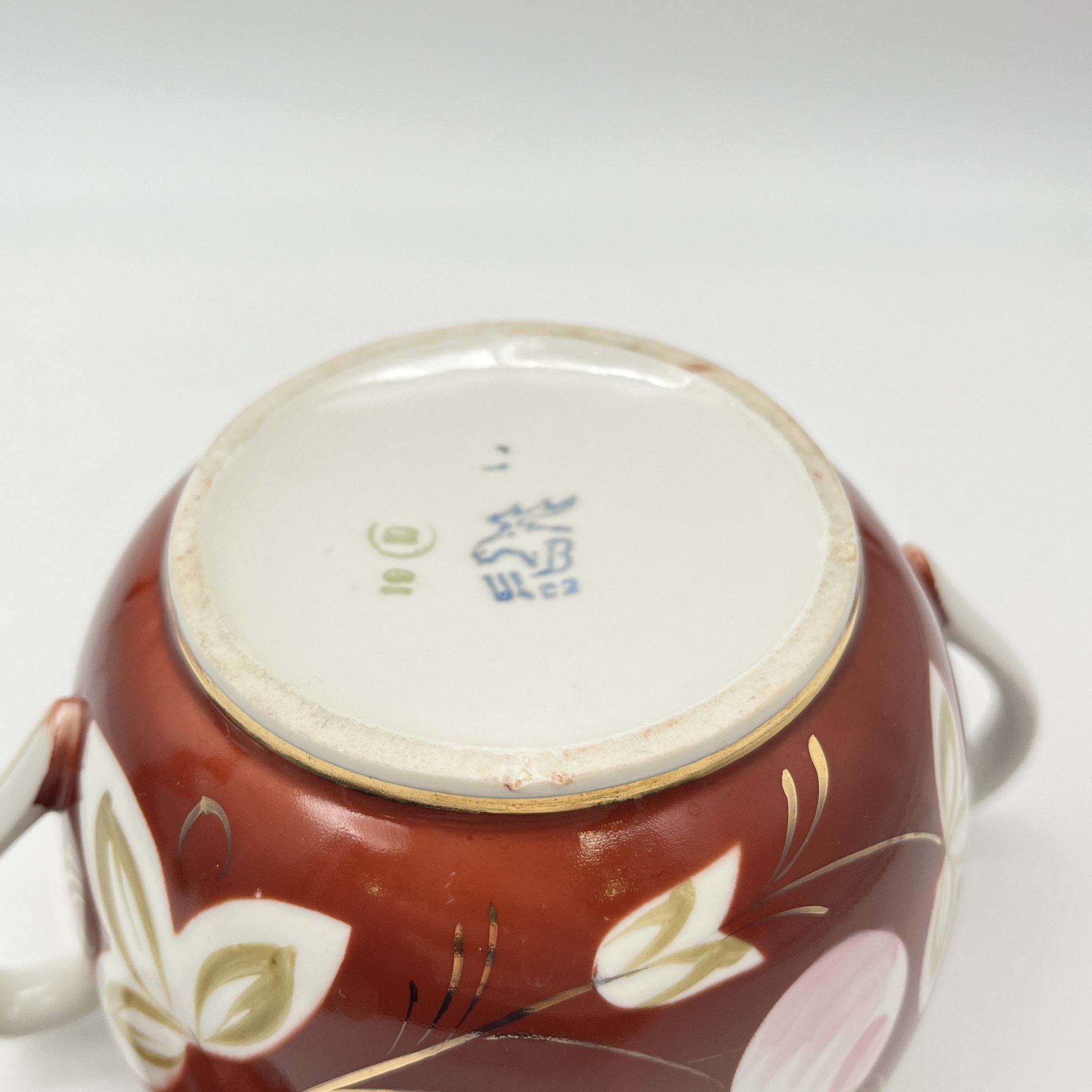 Сахарница из сервиза "Слива", автор А.А.Чекулина