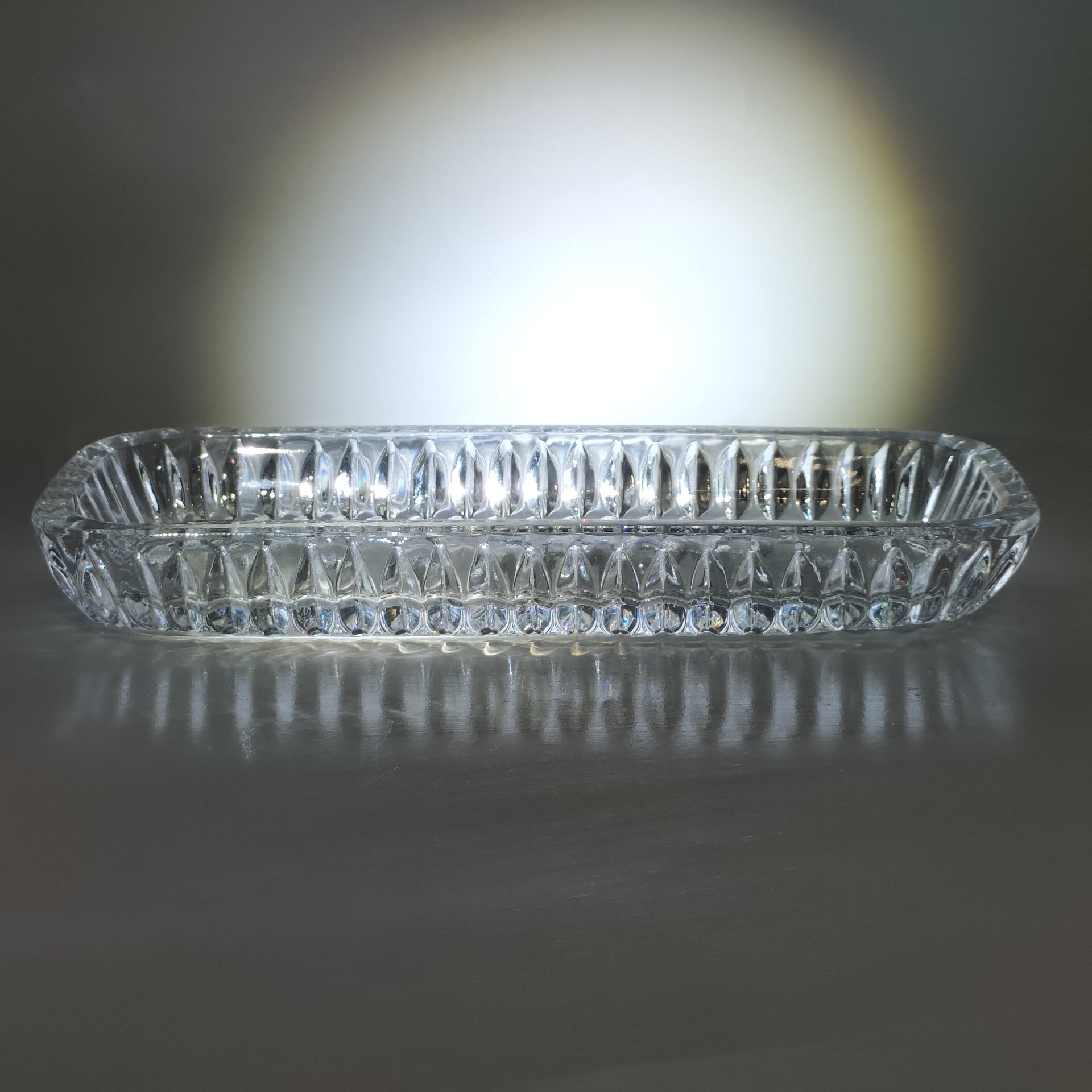 Блюдо сервировочное (селёдочница), автор А.А. Аствацатурьян, хрусталь, матирование, Ленинградский завод художественного стекла (ЛЗХС), СССР, 1970-1990 гг.