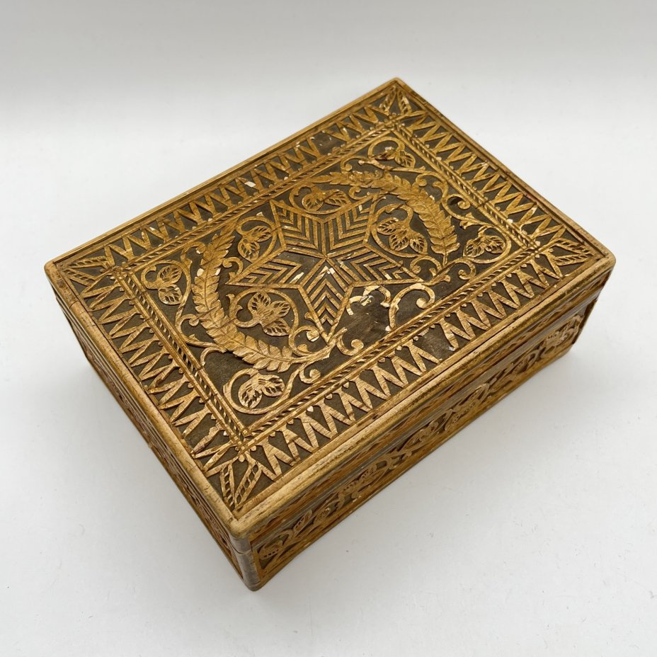 Большая шкатулка с резным ажурным декором, дерево, резьба, СССР, 1970-1990 гг.