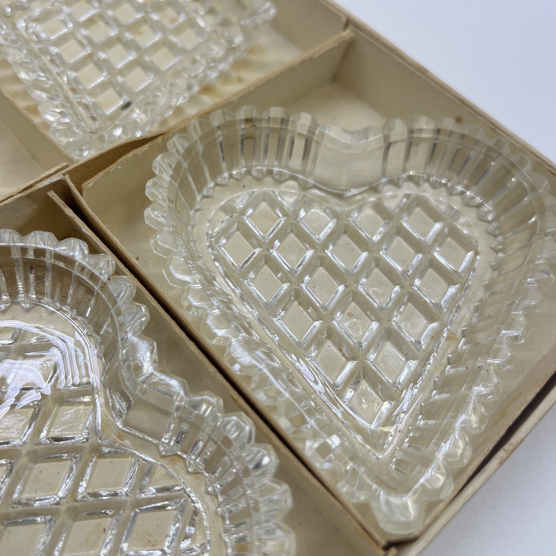 Набор из 6 розеток разных форм в оригинальной коробке