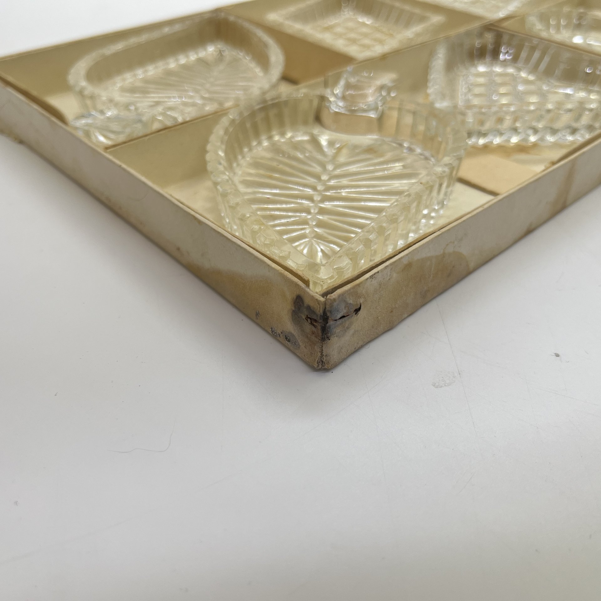 Набор из 6 розеток разных форм в оригинальной коробке