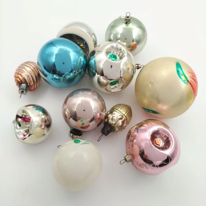 Набор елочных игрушек различных форм и расцветок (11 штук), стекло, стекло, роспись, металл, СССР, 1950-1970 гг.