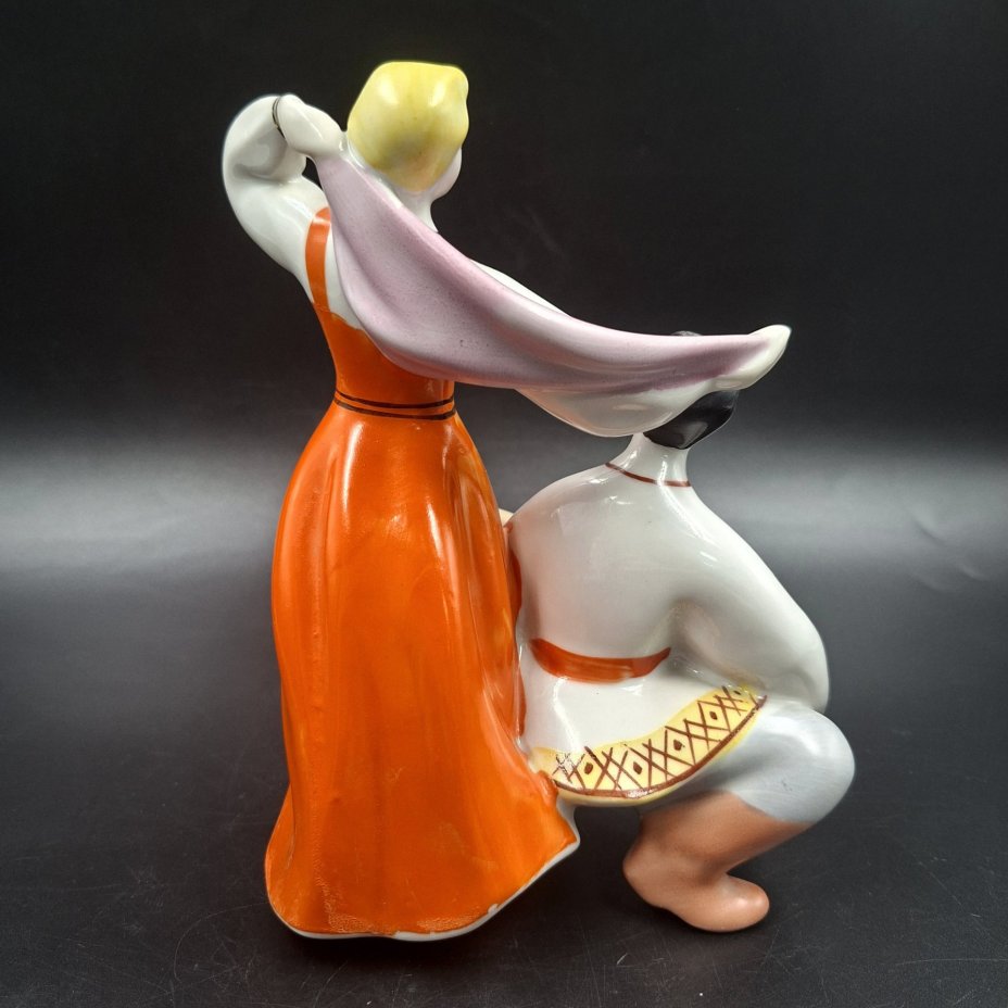 Статуэтка "Русский танец", автор Н.Ф. Бобик, Полонский фарфоровый завод